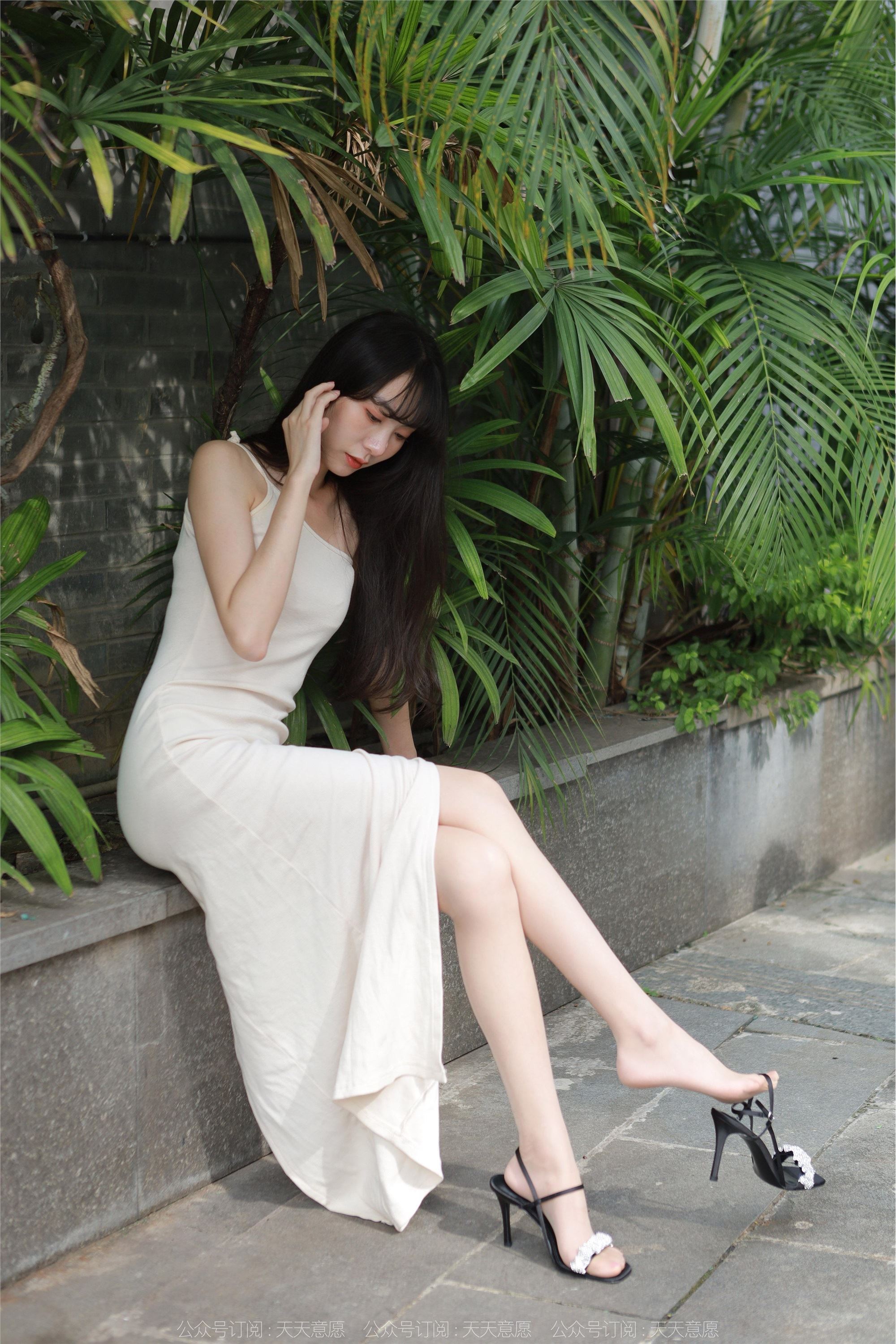 IESS异思趣向  2022.11.08 丝享家 1262 团团《高叉长腿》